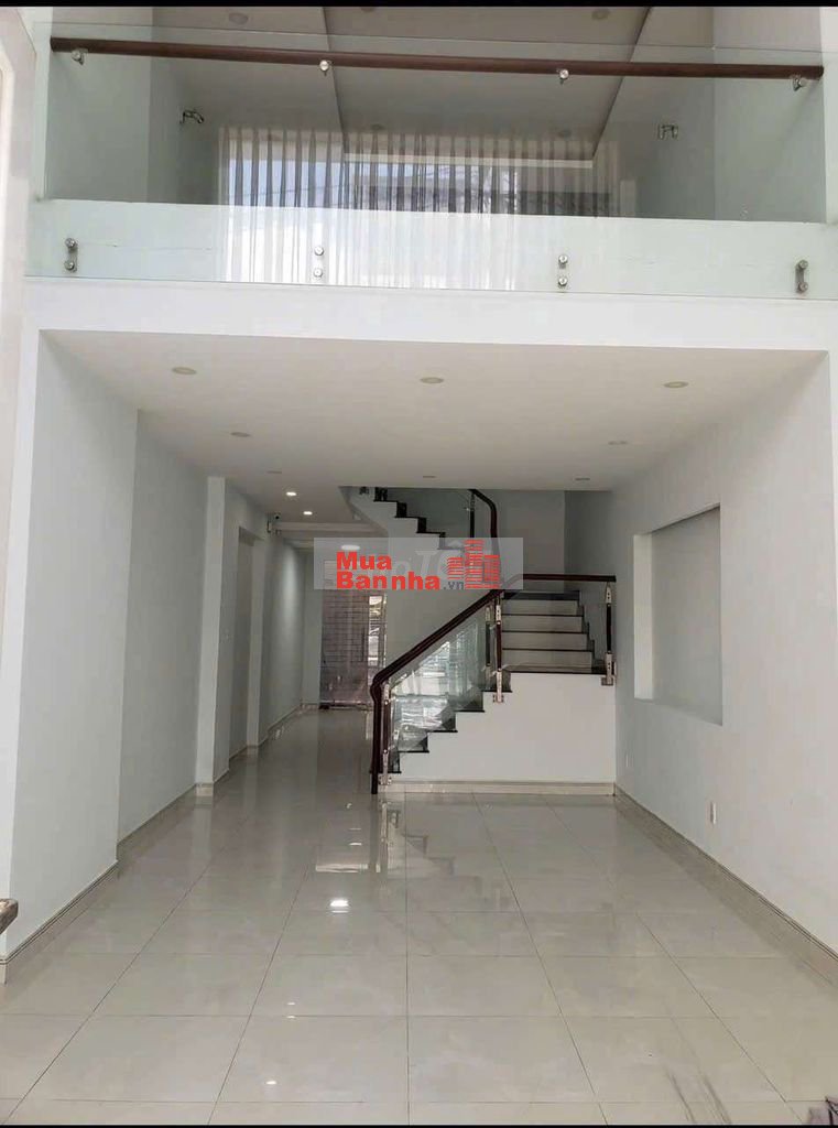 Bán nhà Mặt tiền DT:4x20 nhà 3 tầng gần chợ tân Mỹ cạnh phú mỹ hưng q7