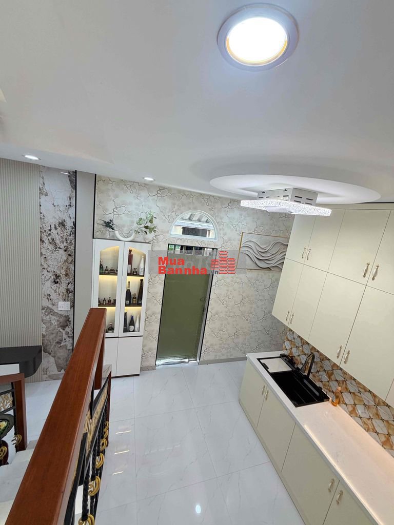 BÁN NHÀ CĂN GÓC , 3 TẦNG ÂU DƯƠNG LÂN Q8: NHỈN 5 TỶ