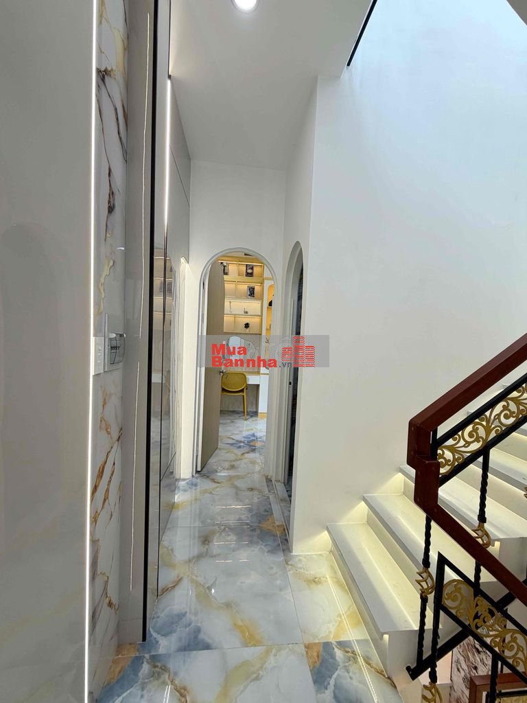 BÁN NHÀ CĂN GÓC , 3 TẦNG ÂU DƯƠNG LÂN Q8: NHỈN 5 TỶ
