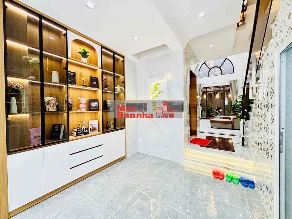 Bán nhà 4x20m 1 trệt lửng 4 lầu st 6PN 9WC full nội thất Có thang máy