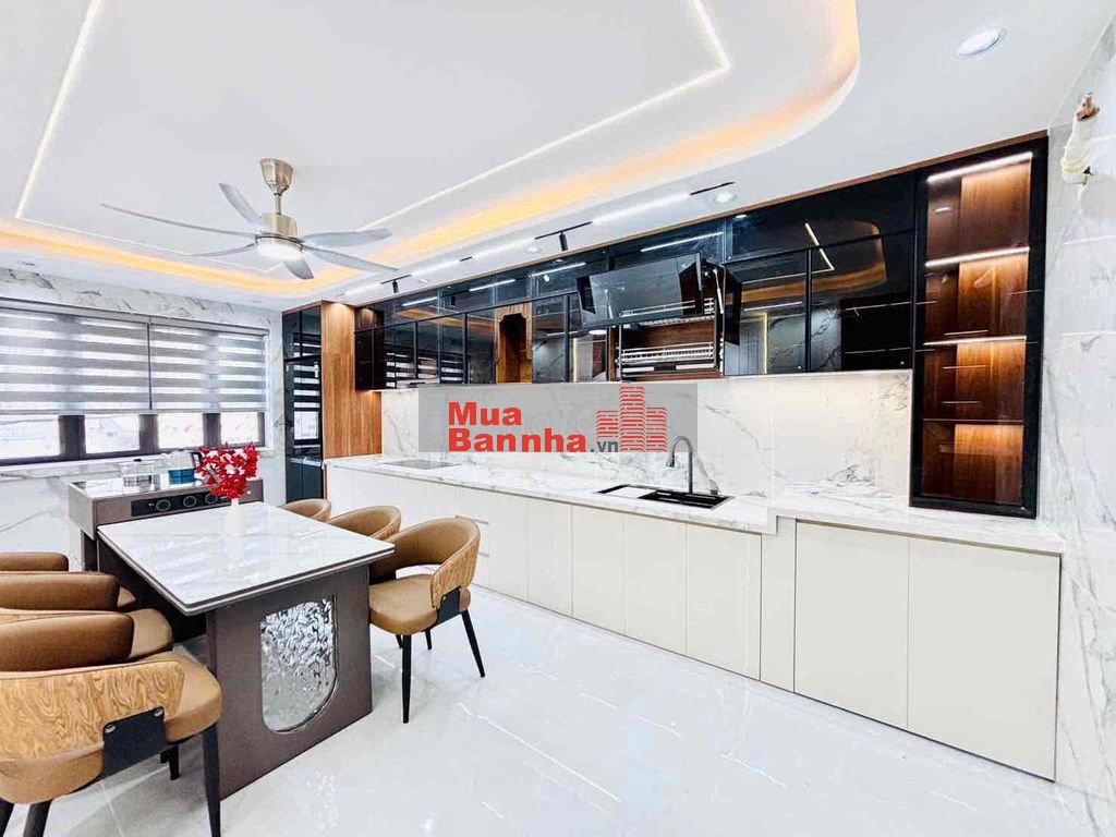 Bán nhà 4x20m 1 trệt lửng 4 lầu st 6PN 9WC full nội thất Có thang máy