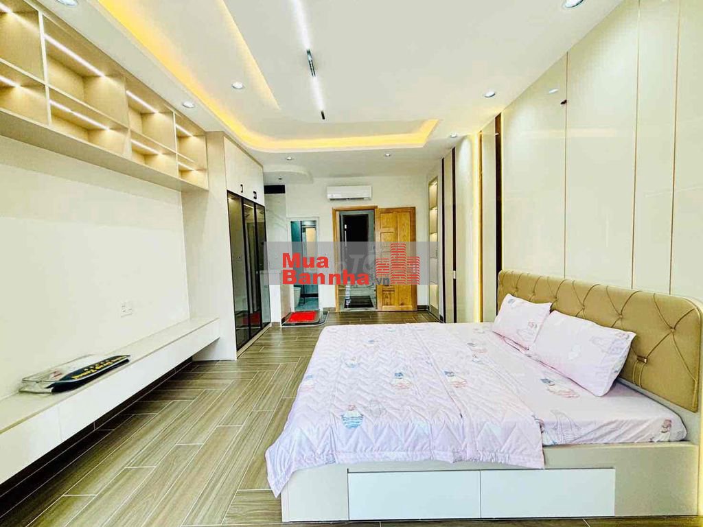 Bán nhà 4x20m 1 trệt lửng 4 lầu st 6PN 9WC full nội thất Có thang máy