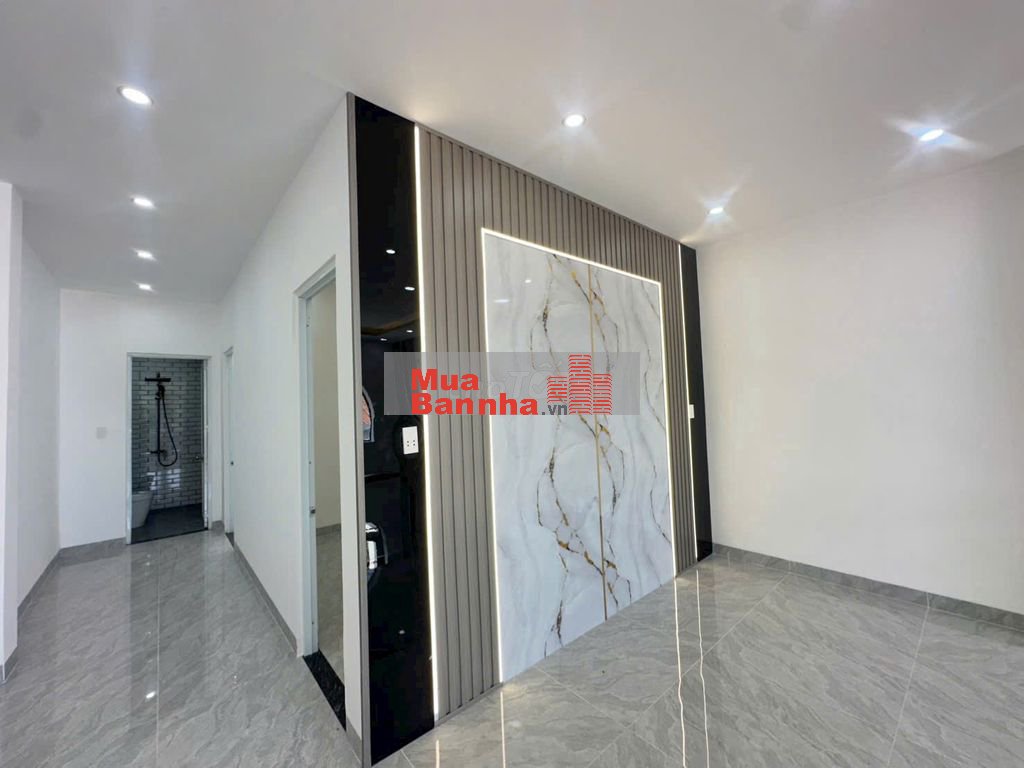 NHÀ MỚI SỔ RIÊNG 100M2 GẦN CHỢ BÌNH CHÁNH SÁT ĐINH ĐỨC THIỆN