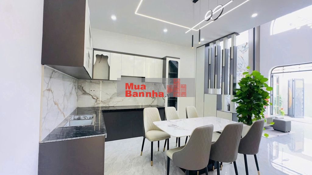 NHÀ MỚI SỔ RIÊNG 100M2 GẦN CHỢ BÌNH CHÁNH SÁT ĐINH ĐỨC THIỆN