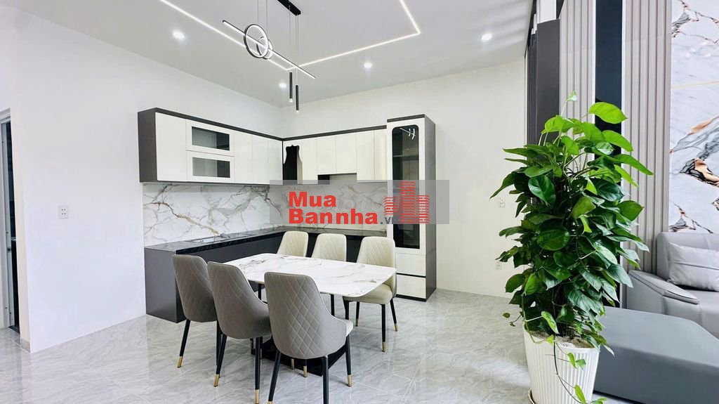 NHÀ MỚI SỔ RIÊNG 100M2 GẦN CHỢ BÌNH CHÁNH SÁT ĐINH ĐỨC THIỆN