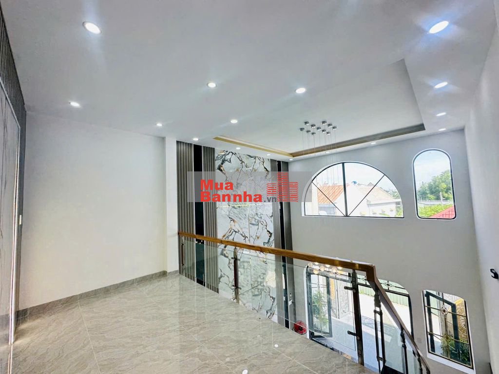 NHÀ MỚI SỔ RIÊNG 100M2 GẦN CHỢ BÌNH CHÁNH SÁT ĐINH ĐỨC THIỆN
