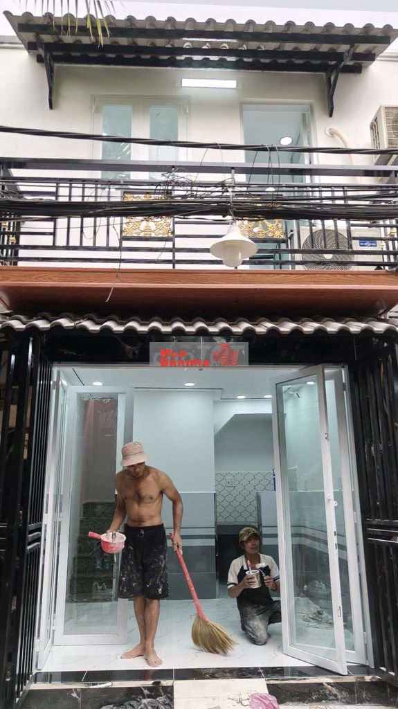 BÁN NHÀ NHỎ MỚI XÂY DANH CHO VK CK MỚI CƯỚI