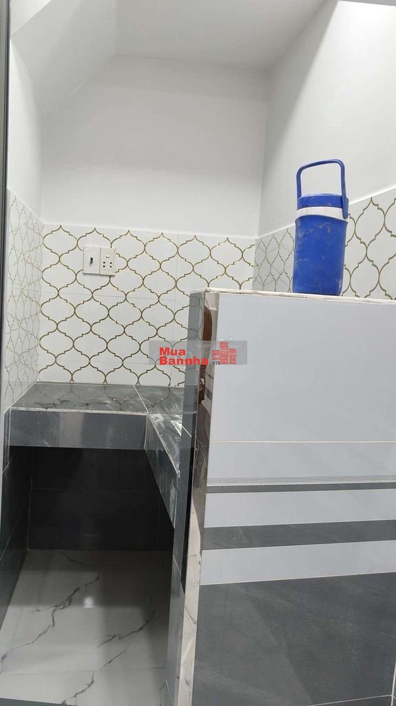 BÁN NHÀ NHỎ MỚI XÂY DANH CHO VK CK MỚI CƯỚI