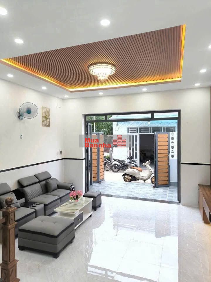 NHÀ HUỲNH THỊ HAI , 5.5X11.5 GIÁ 2,95 TỈ SHR 1 LẦU