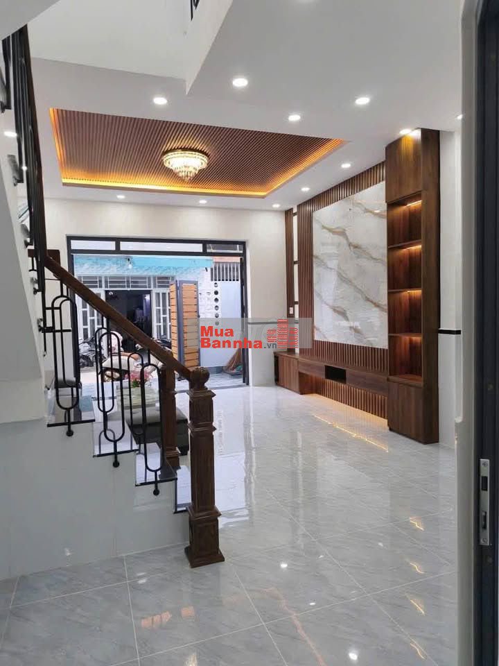 NHÀ HUỲNH THỊ HAI , 5.5X11.5 GIÁ 2,95 TỈ SHR 1 LẦU