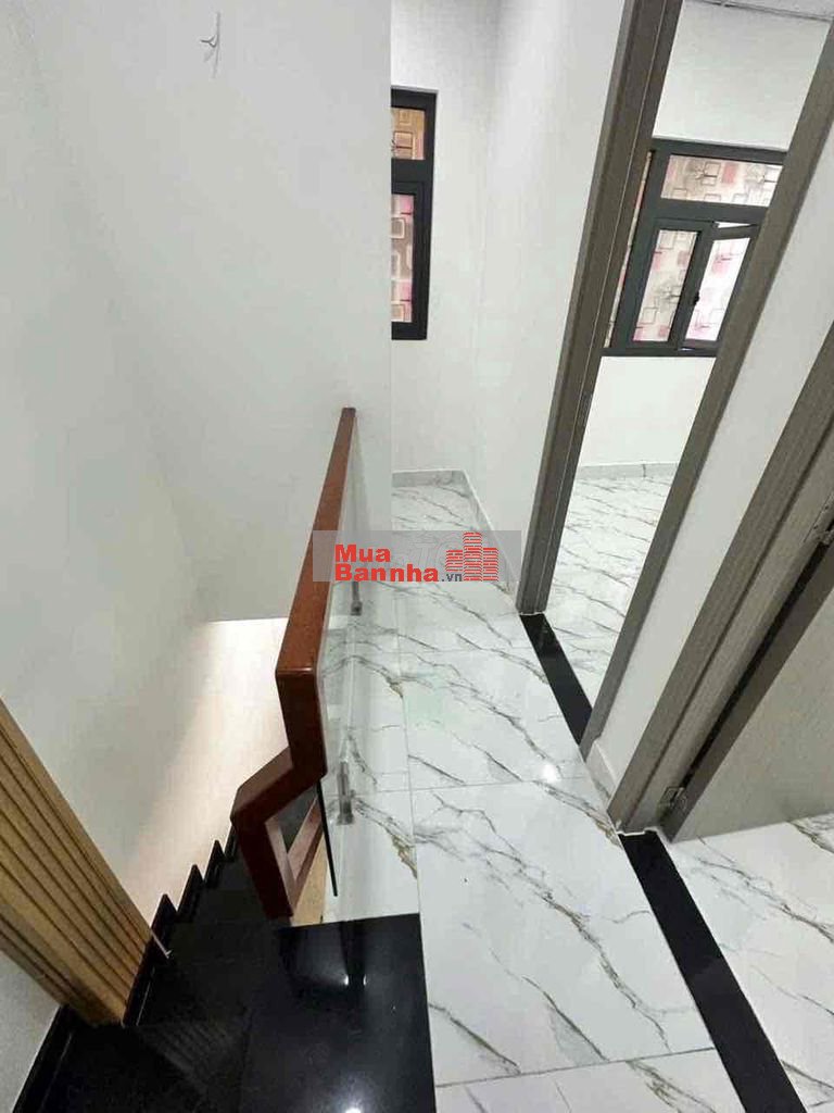 nhà đẹp 4-5 thành viên ở ngay sau chợ minh phát ngã tư ga q12