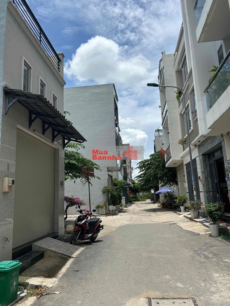 bán nhà đường Bình Thành 4x14 , hẻm xe hơi .