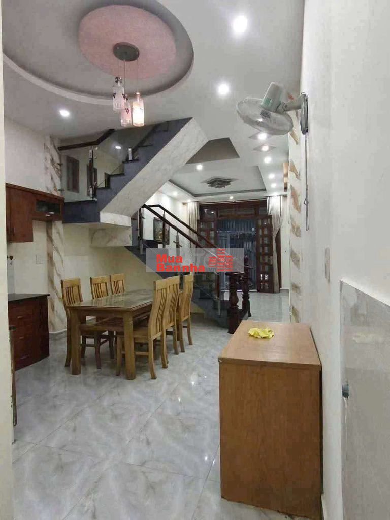 Nhà 2 tầng 4 x 15m - Giá : 3 tỷ 900. Đường Nguyễn Thị Kiểu