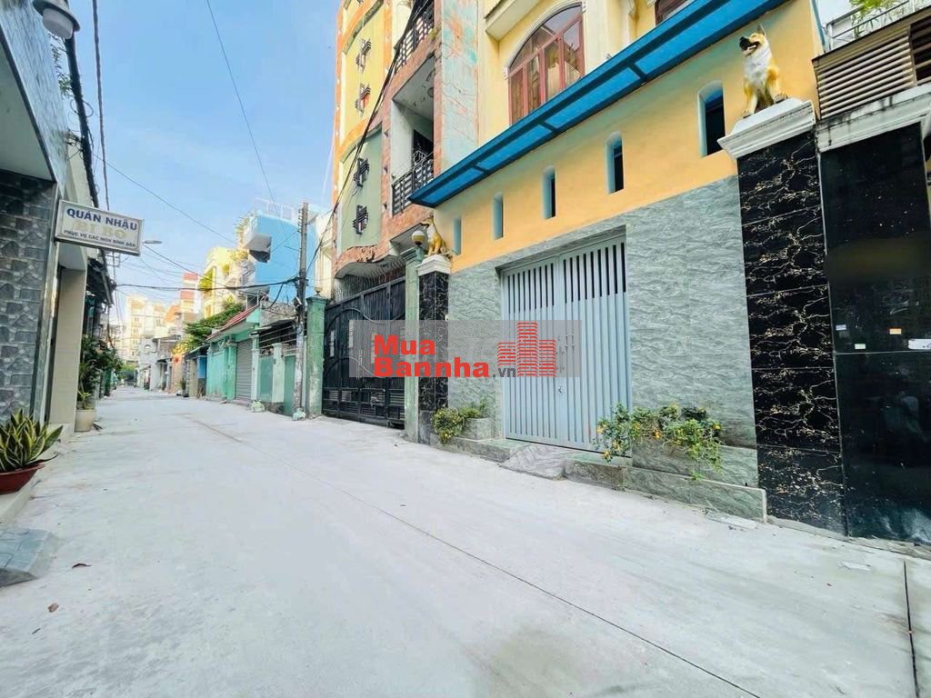 Bán gấp nhà HXH Nguyễn Sơn, 90m²(5.3×17), 4 tầng, chỉ 10,7 tỷ TL.