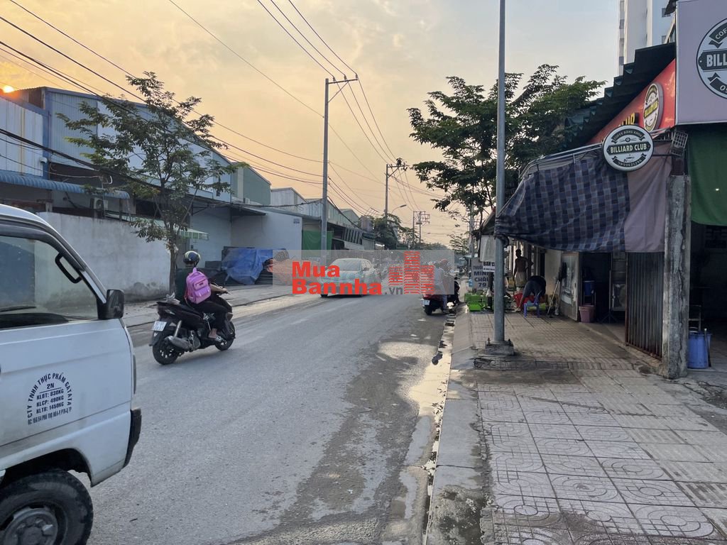 bán nhà hẻm 8m. sát đường nguyễn thị tú. sát ql 1A. thuận tiện đi lại