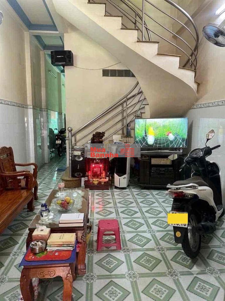 NHÀ MẶT TIỀN NGAY gần Chợ Phước Bình Đối diện công viên 9,7 tỷ
