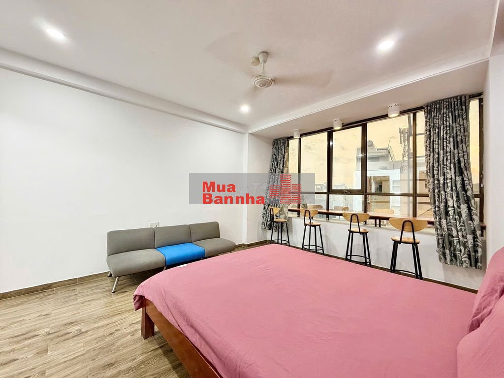 Bán tòa nhà 1 trệt 4 lầu 11 phòng dòng tiền 50tr /th, sát Emart Gò Vấp