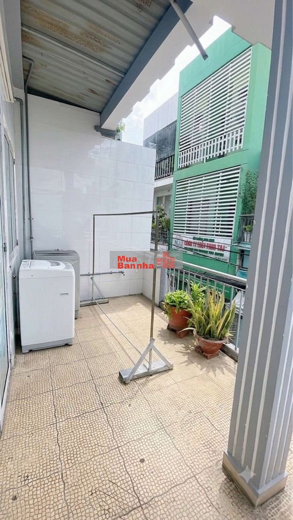 Bán nhà hẻm xe hơi Nguyễn Kiệm, Gò Vấp 35m2, 2 tầng, chíỉ nhỉnh 4 tỷ