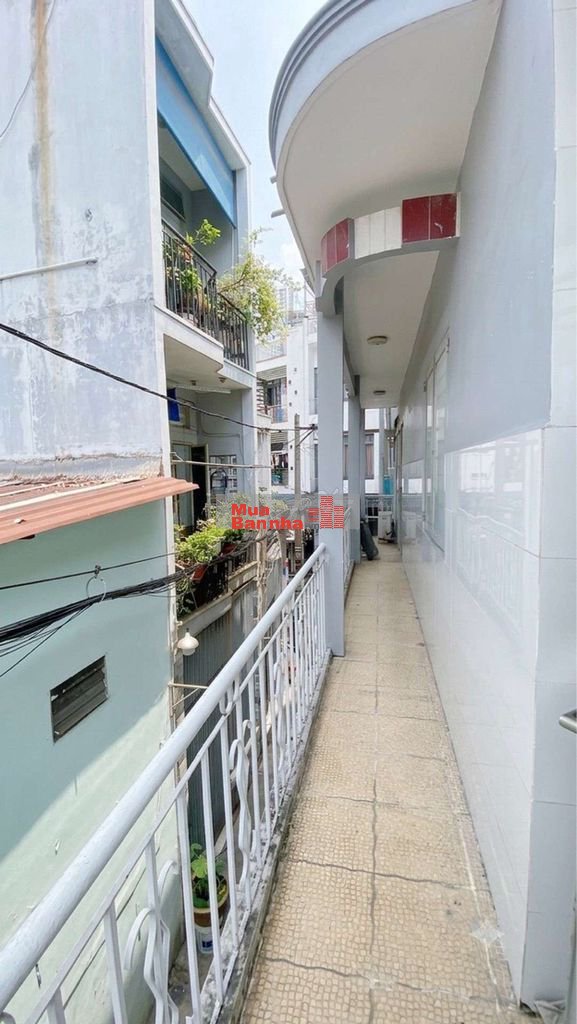 Bán nhà hẻm xe hơi Nguyễn Kiệm, Gò Vấp 35m2, 2 tầng, chíỉ nhỉnh 4 tỷ