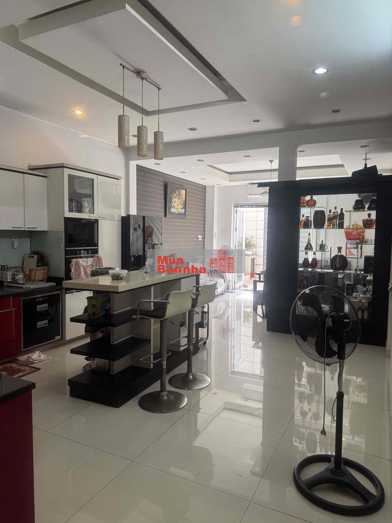 BÁN NHÀ MẶT TIỀN ĐƯỜNG BÌNH LONG P PHÚ THẠNH 145tr/m2