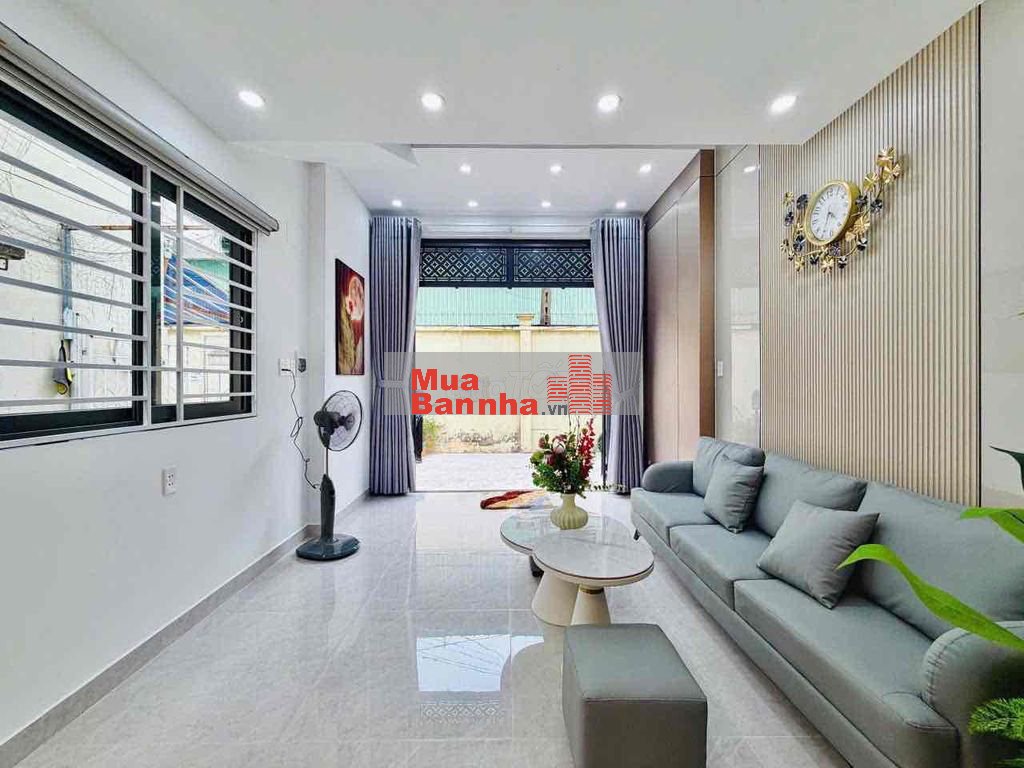 nhà 41.7 m 2 tầng 3 tỷ ngay phạm văn bạch hẻm oto