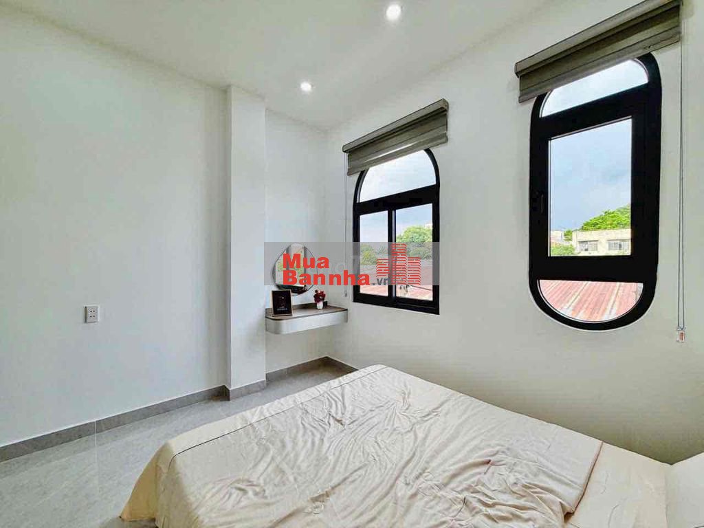 nhà 41.7 m 2 tầng 3 tỷ ngay phạm văn bạch hẻm oto