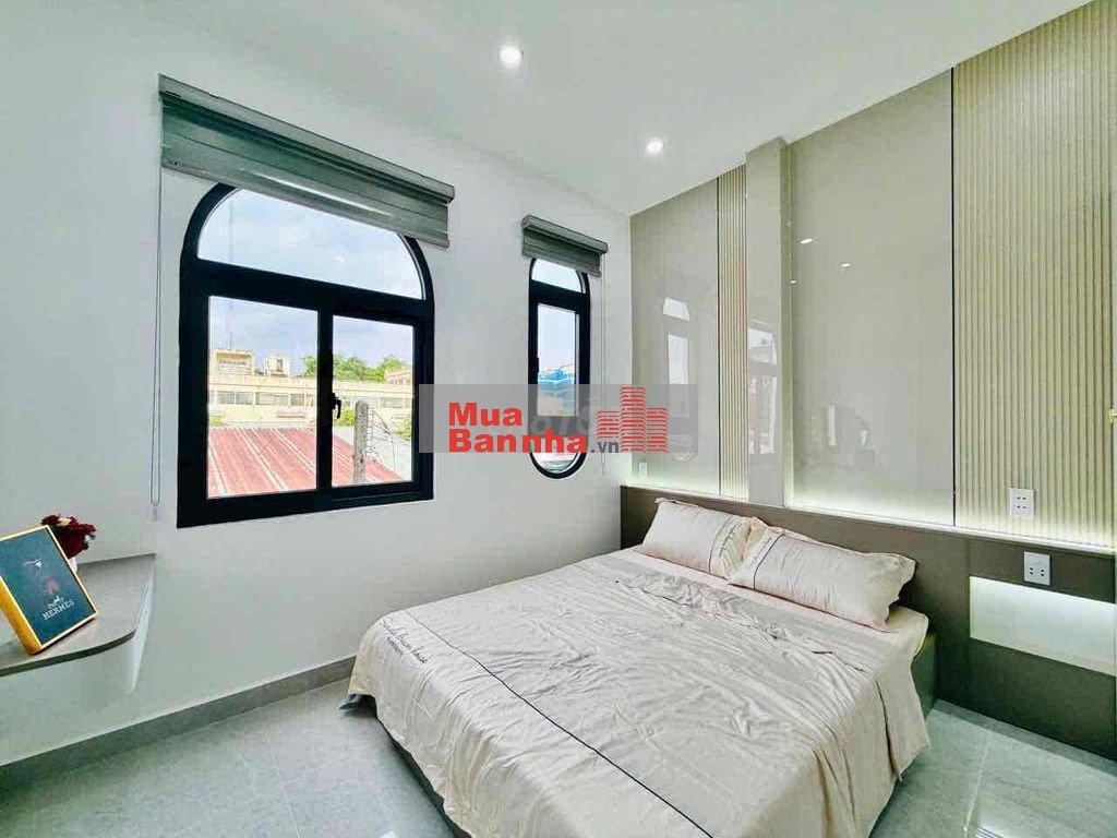 nhà 41.7 m 2 tầng 3 tỷ ngay phạm văn bạch hẻm oto