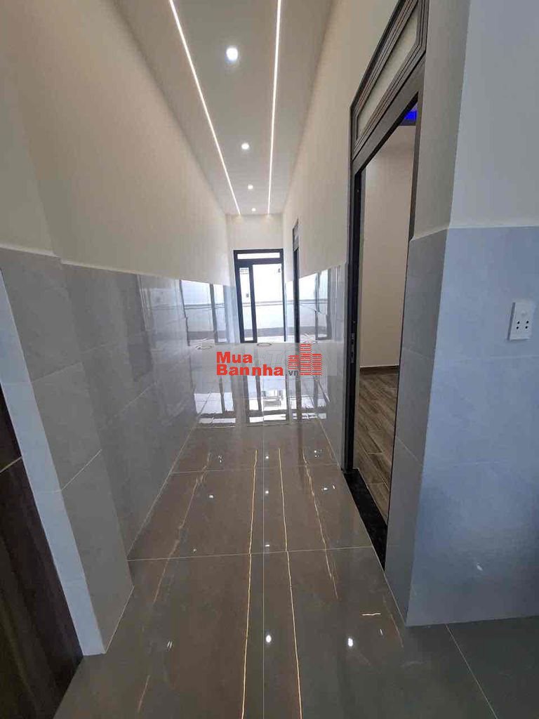 Nhà thổ cư xây kiểu vườn 5x20 giá full 685tr