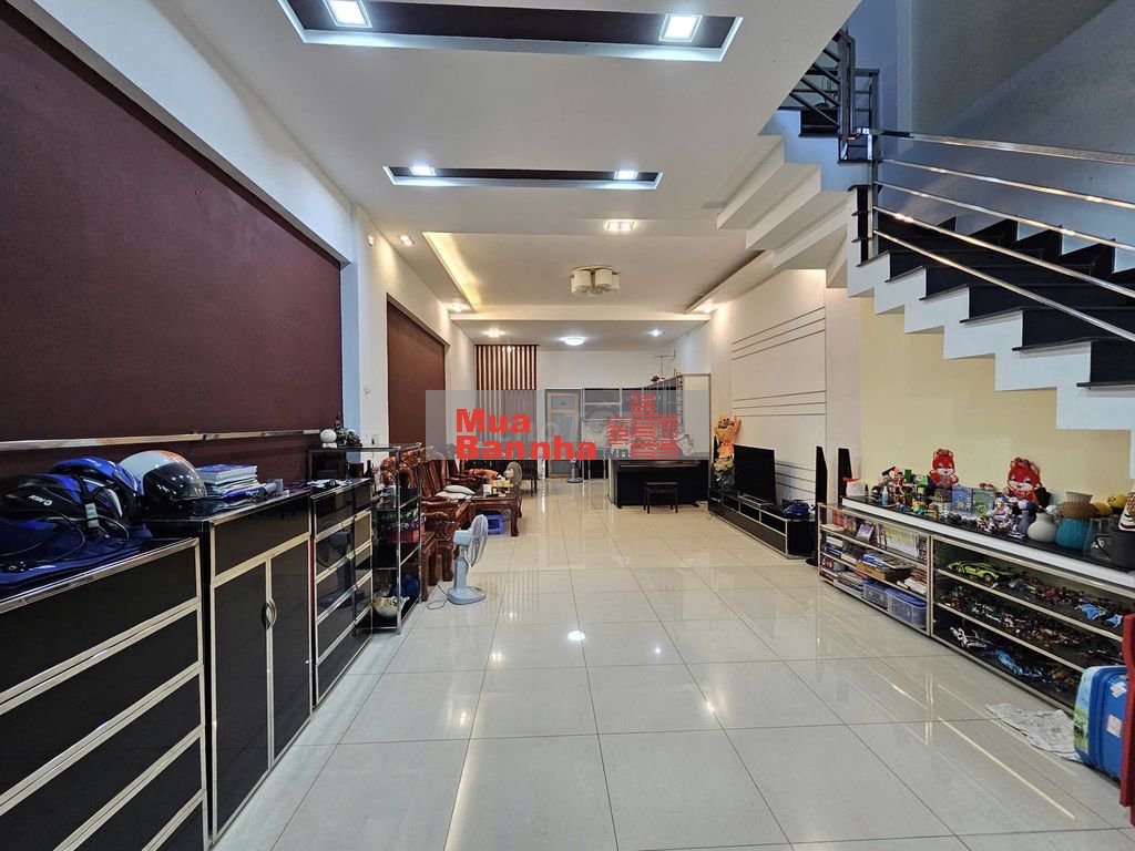 Bán Nhà 2,5 Tầng, Xây Dựng Kiên Cố, Móng 3 Tầng, Có Thép Để Nâng Tầng