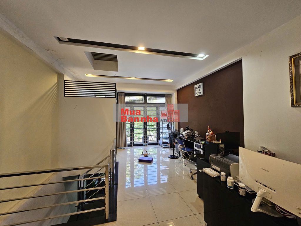 Bán Nhà 2,5 Tầng, Xây Dựng Kiên Cố, Móng 3 Tầng, Có Thép Để Nâng Tầng