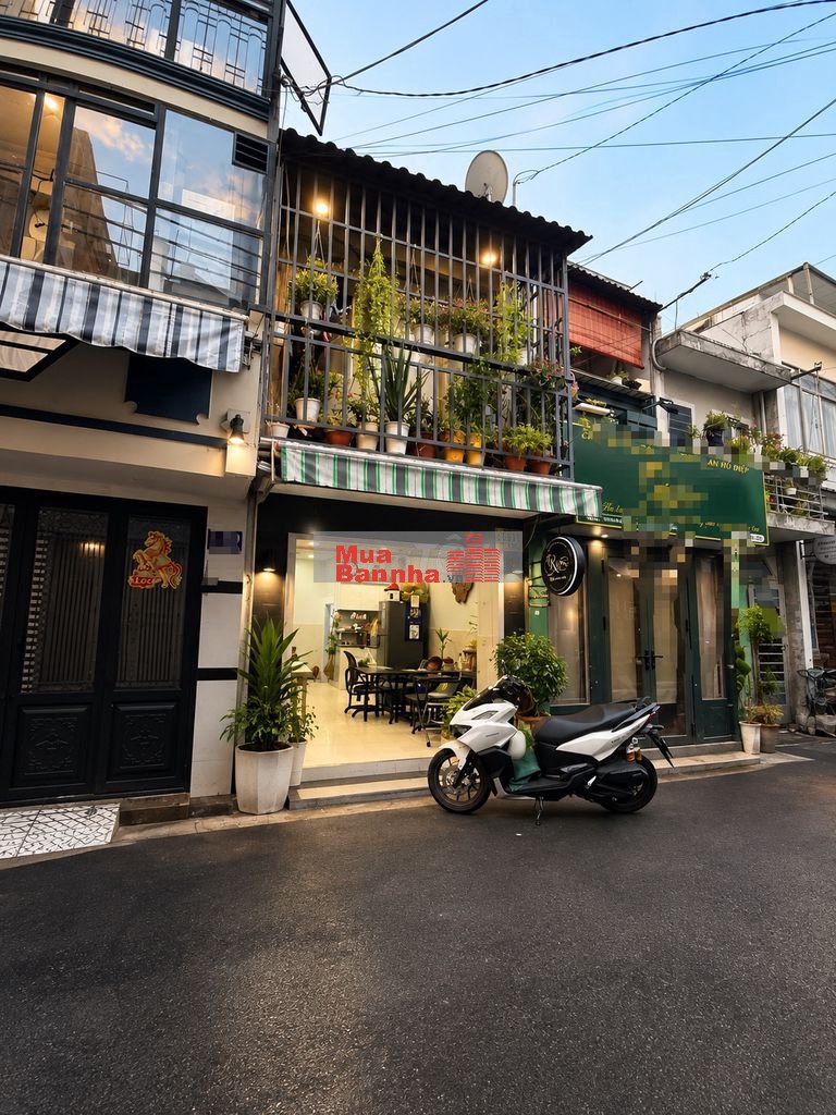 Nhà mặt tiền kinh doanh - Giá rẻ - 3,5m x 8m - 2phong ngủ - SHR