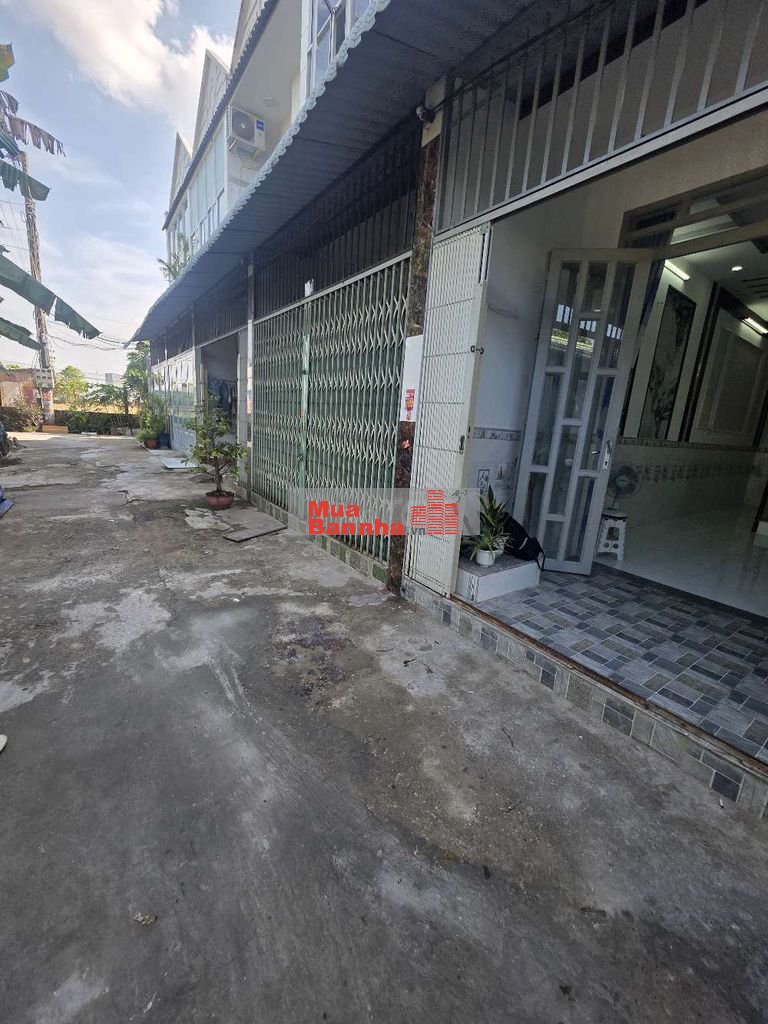 Bán gấp nhà giáp Hóc Môn gần Ngã Ba Mỹ Hạnh