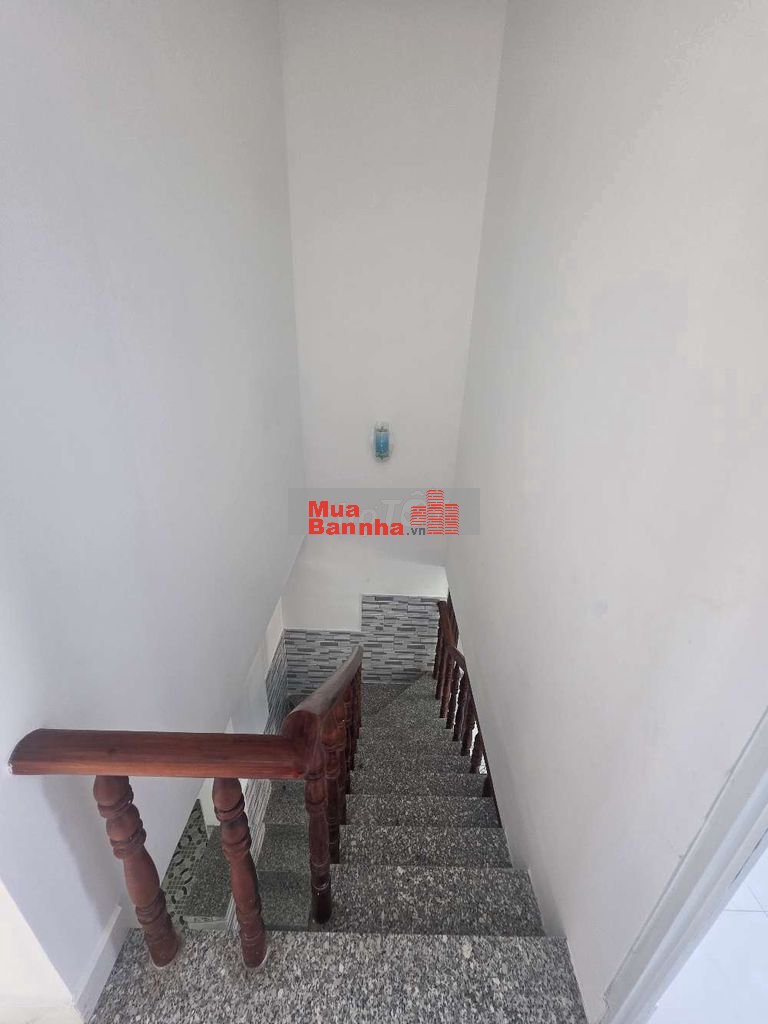 Bán gấp nhà giáp Hóc Môn gần Ngã Ba Mỹ Hạnh