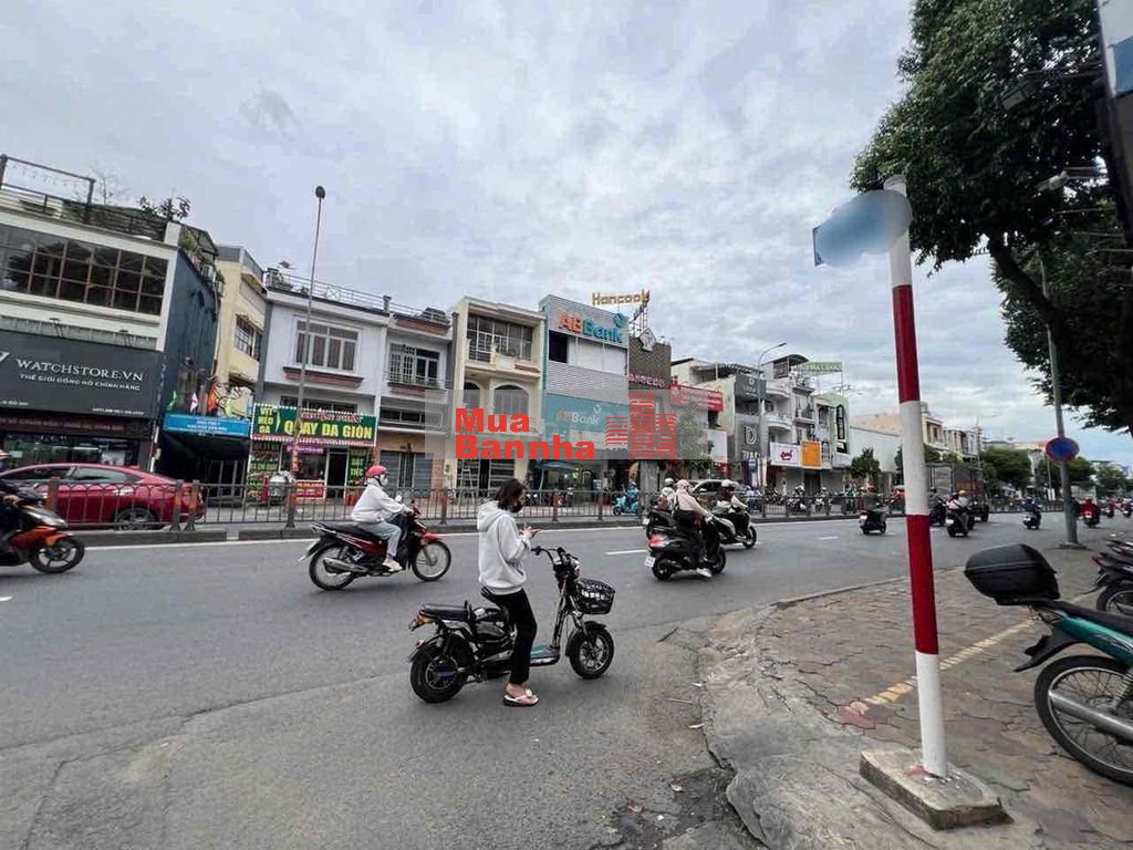 NGAY Q1 CHỈ 110TR/M TIỀM NĂNG SINH LỜI RẤT CAO CĂN NHÀ ĐẸP NHƯ BIỆT TH