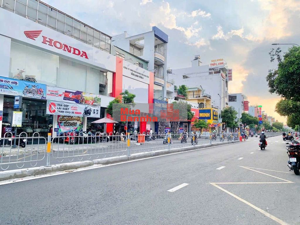 Bán nhà MTKD đường Nguyễn Sơn ngang 9m