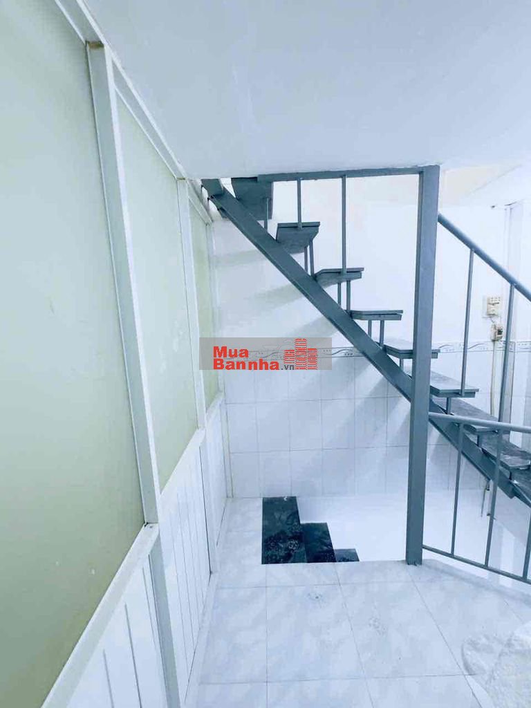 Bán nhà phường 3, Quận 11, 3PN, 2Wc sát chợ, 1tỷ9