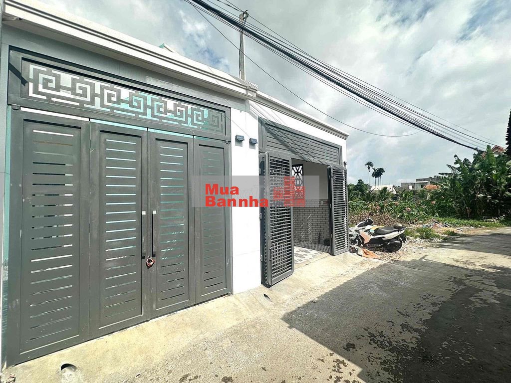 Nhà c4 mới 100% , hẻm trường học cấp 2 tân vạn