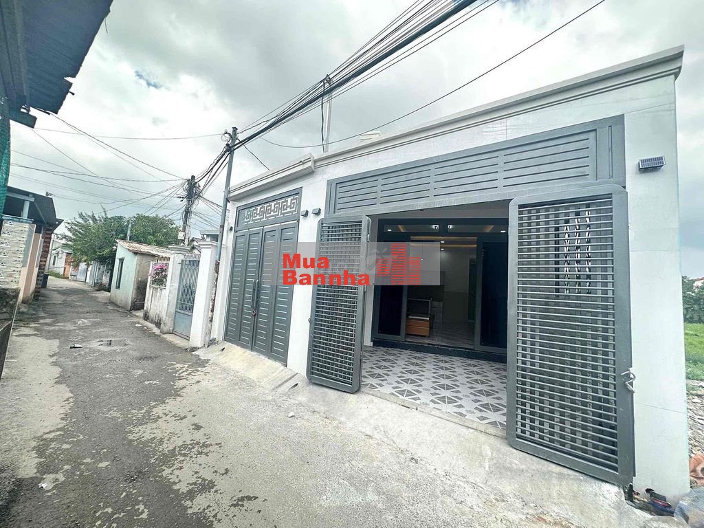Nhà c4 mới 100% , hẻm trường học cấp 2 tân vạn