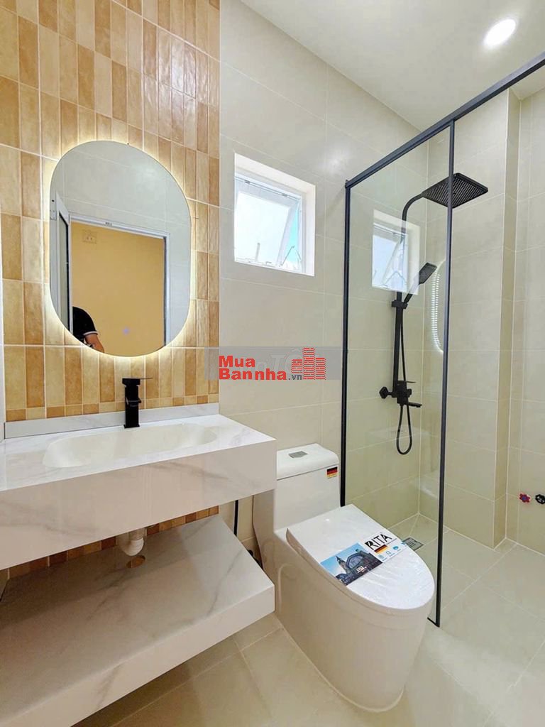 4 tầng – hẻm thông Hoàng Diệu – 5,58 tỷ.