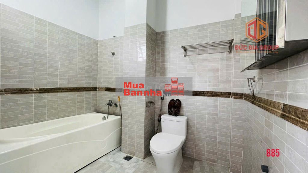 Bán nhà đẹp đường D3 khu D2D đối diện mầm non Thống Nhất