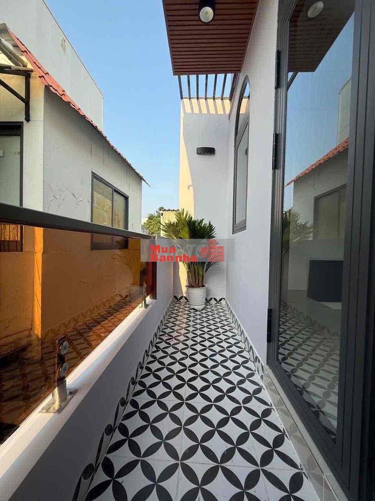 NHÀ MỚI ĐẸP Ở NGAY - CẠNH CHỢ BÀ CHIỂU 2TẦNG - Đ. NGUYỄN THIỆN THUẬT