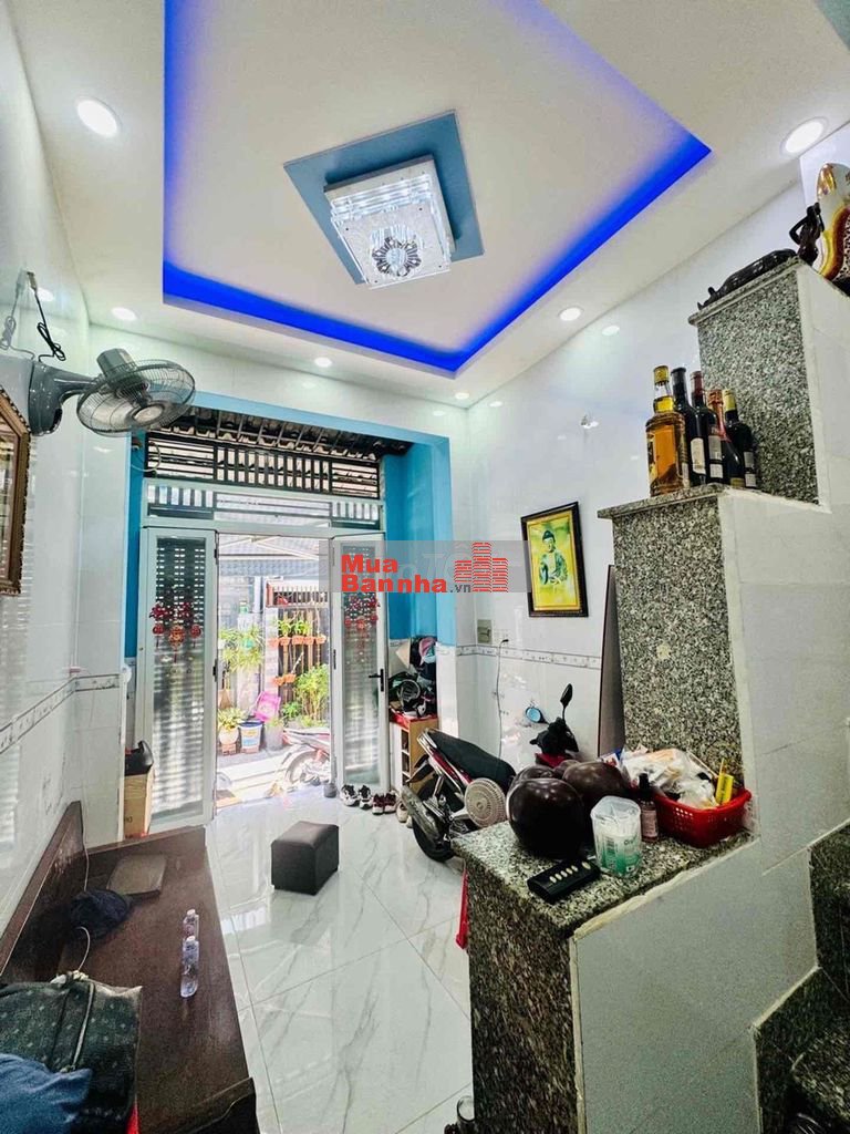 Bán nhà 3 tầng Bình trị đông- 24m2, hẻm 4m thông, SHR, hoàn công đủ