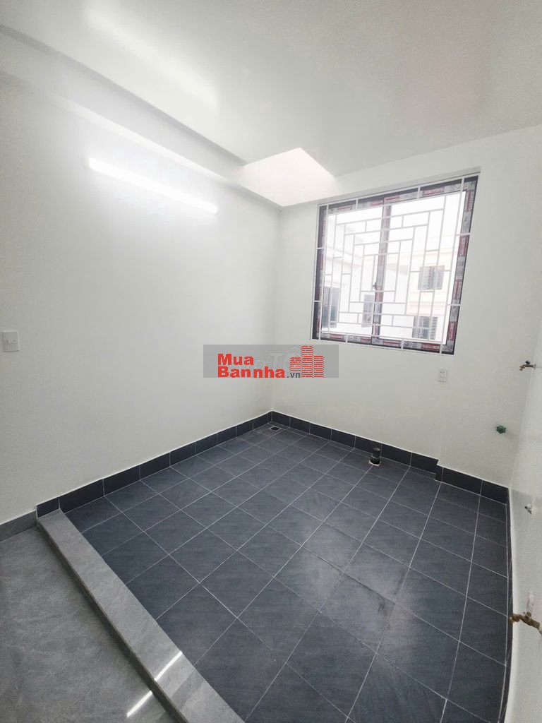 Nhà 3 tầng xây mới oto đỗ cửa ngày đêm