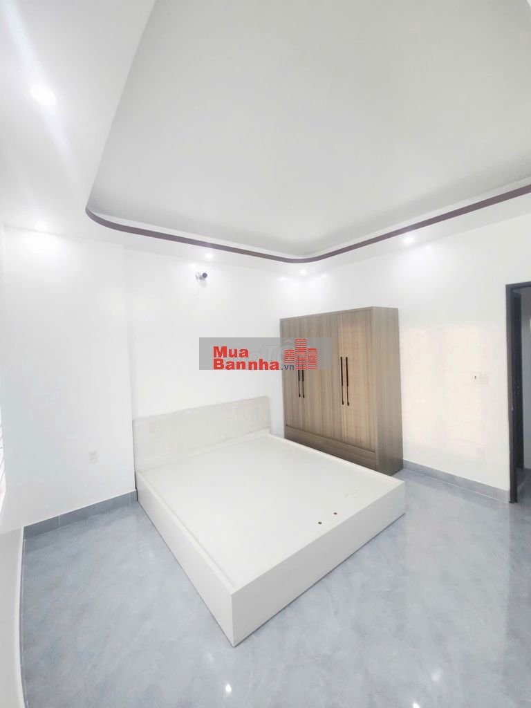 Nhà 3 tầng xây mới oto đỗ cửa ngày đêm