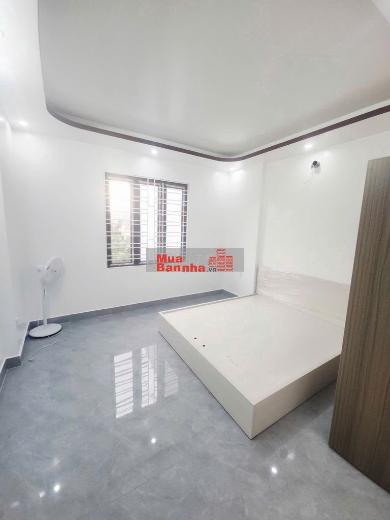 Nhà 3 tầng xây mới oto đỗ cửa ngày đêm