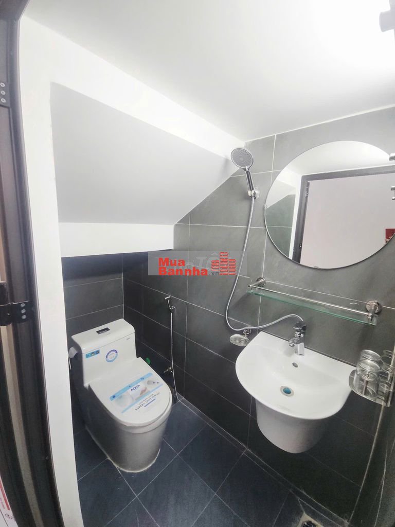 Nhà 3 tầng xây mới oto đỗ cửa ngày đêm