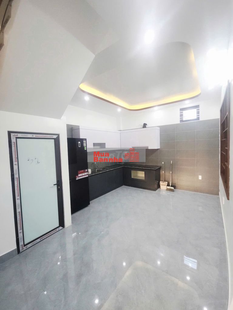 Nhà 3 tầng xây mới oto đỗ cửa ngày đêm