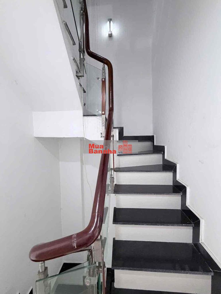 - ÂU DƯƠNG LÂN P3 Q8 / TRỆT LỬNG 2 LẦU ST ĐÚC BTCT / HỖ TRỢ VAY NH