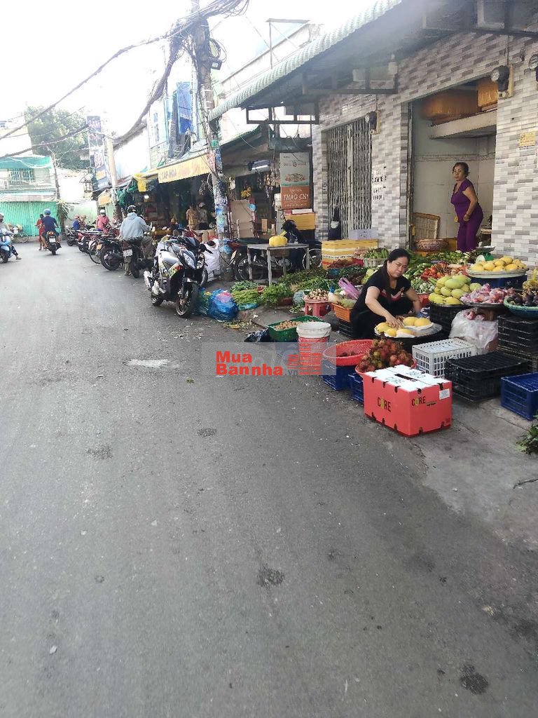Nhà MT Đường Nhựa, gần chợ kdbb
