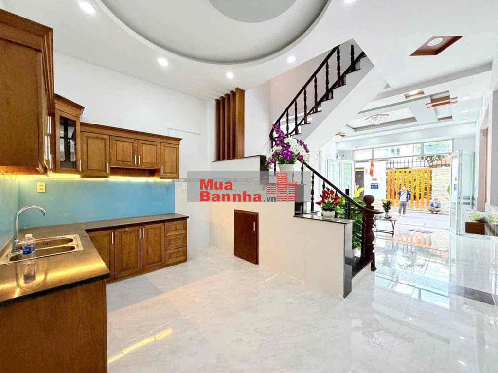 Giảm 300tr, nhà 4.5m x 12m 4 tầng hẻm 8m thông đường Nguyễn Ảnh Thủ